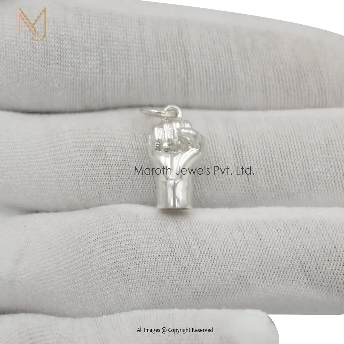 925 Silver Natural Silver Fist Hamsa Hand Pendants Manufacturer