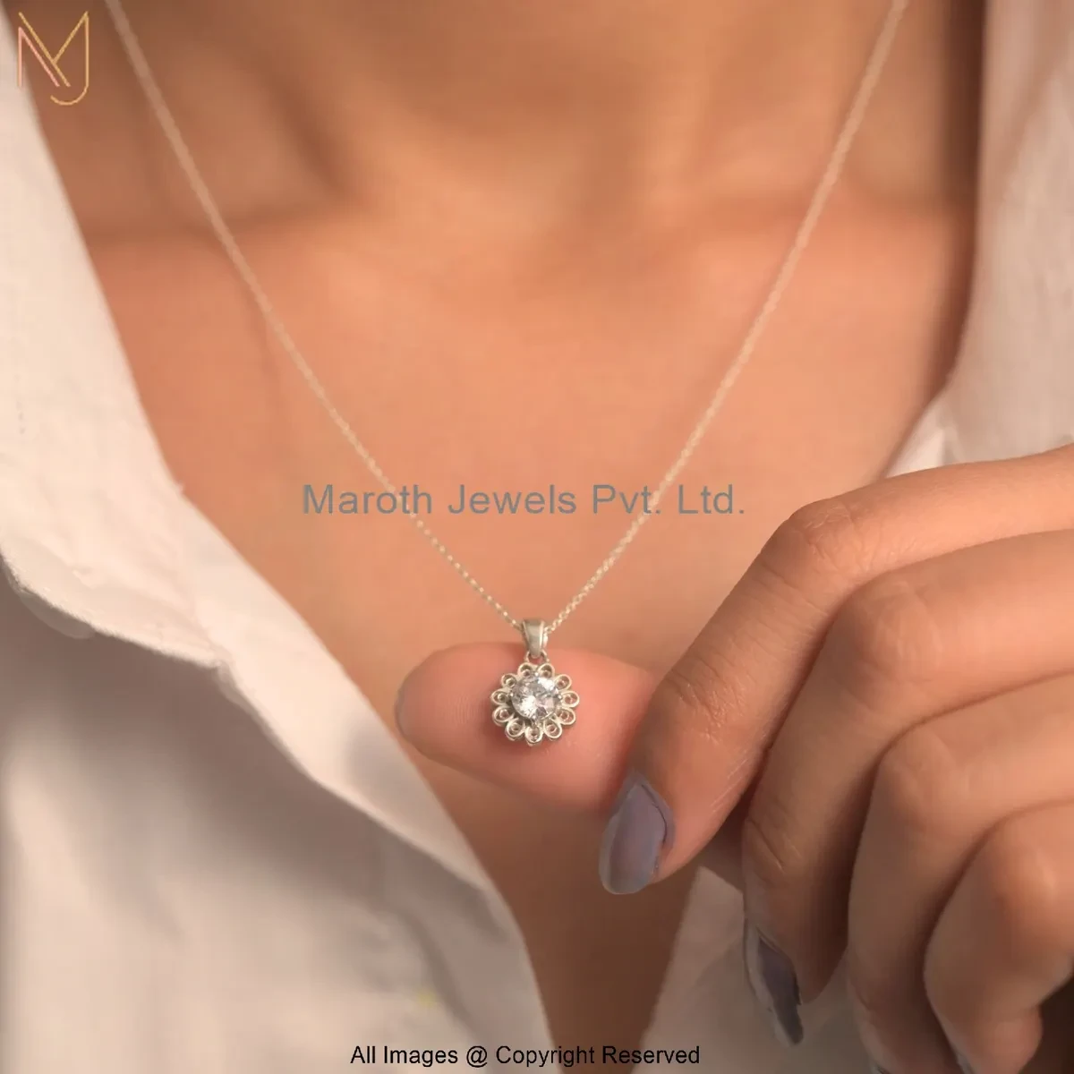 925 Silver Natural Silver Plated Cubic Zircon Shiny Wreath Floral Diamond Necklace Manufacturer